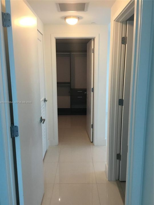 For Rent: $5,500 (2 beds, 2 baths, 1129 Square Feet)