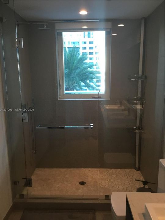 For Rent: $5,500 (2 beds, 2 baths, 1129 Square Feet)