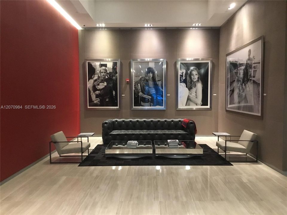For Rent: $5,500 (2 beds, 2 baths, 1129 Square Feet)