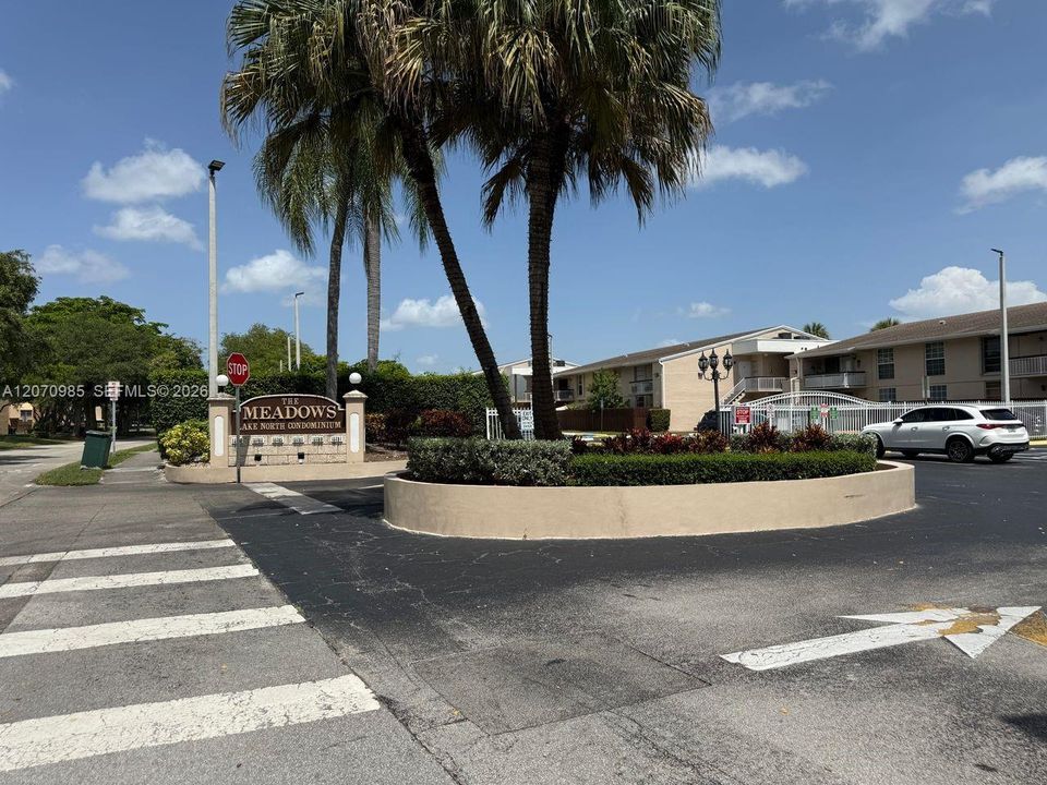 For Rent: $2,100 (1 beds, 1 baths, 750 Square Feet)