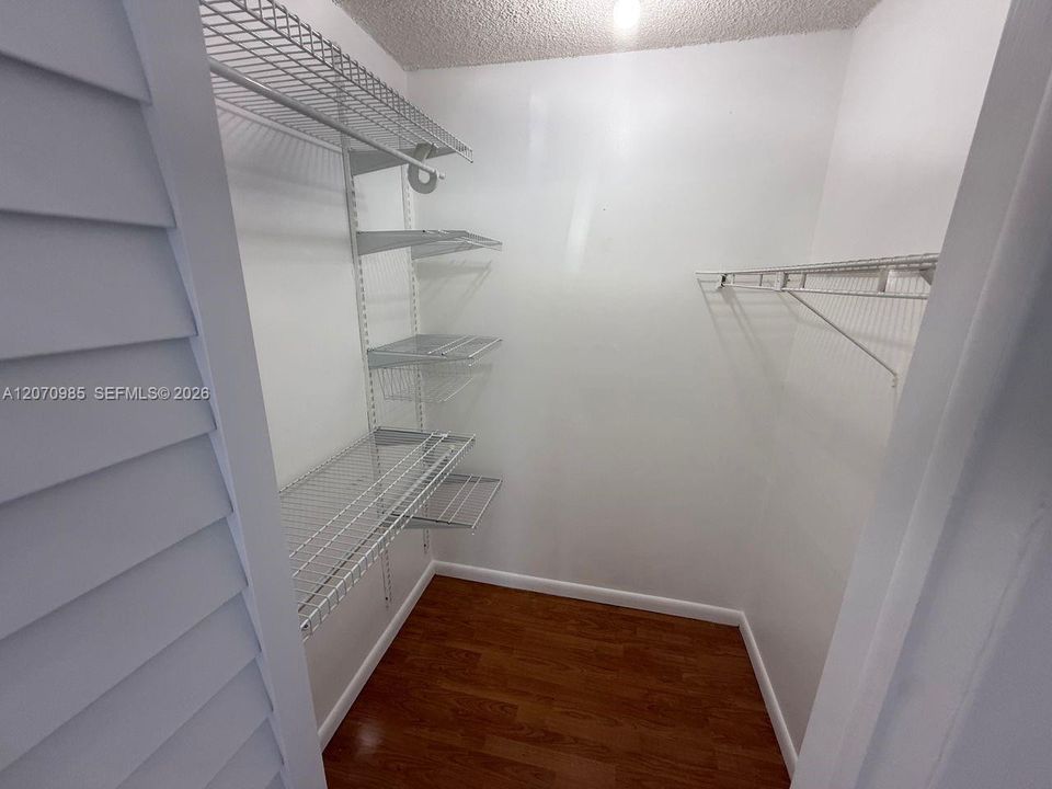 For Rent: $2,100 (1 beds, 1 baths, 750 Square Feet)
