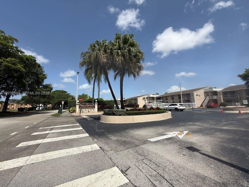 For Rent: $2,100 (1 beds, 1 baths, 750 Square Feet)