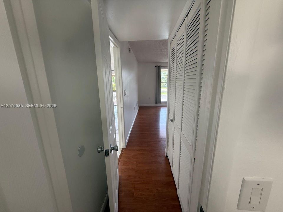 For Rent: $2,100 (1 beds, 1 baths, 750 Square Feet)