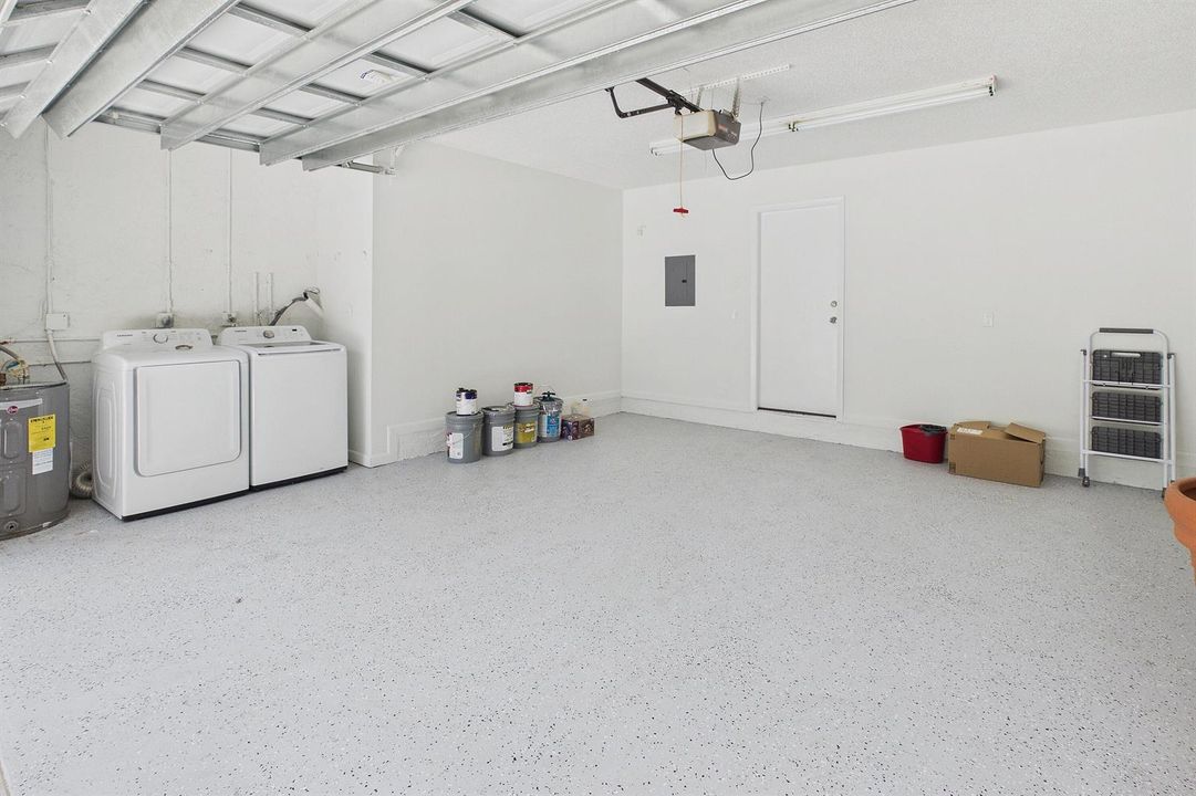 CAM06286G6-PR0033-STILL005