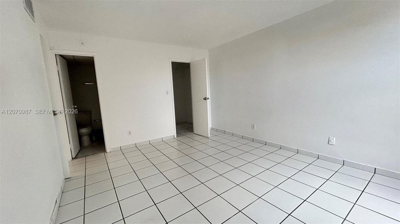 В аренду: $1,950 (1 спален, 1 ванн, 725 Квадратных фут)