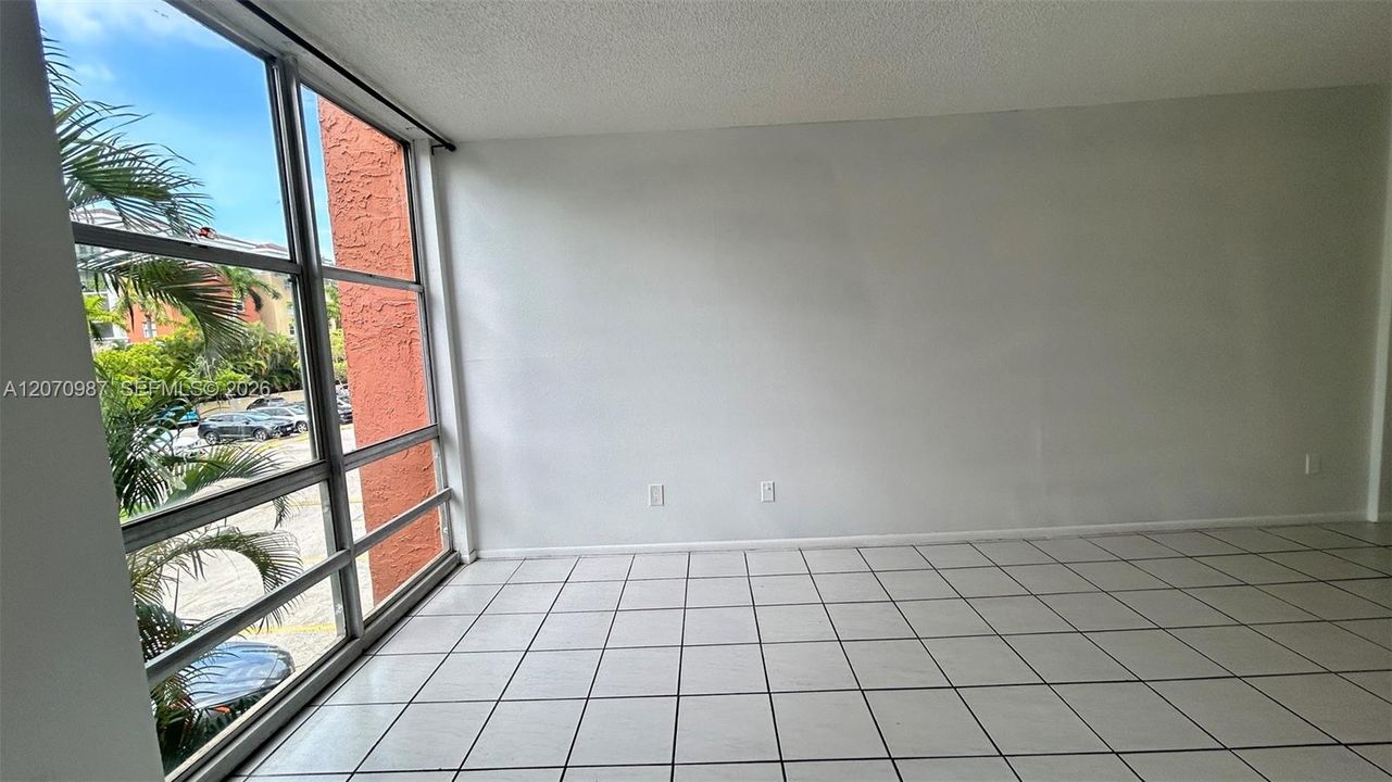 В аренду: $1,950 (1 спален, 1 ванн, 725 Квадратных фут)
