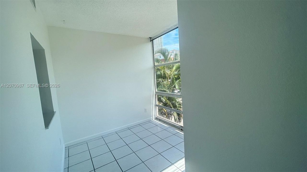 В аренду: $1,950 (1 спален, 1 ванн, 725 Квадратных фут)