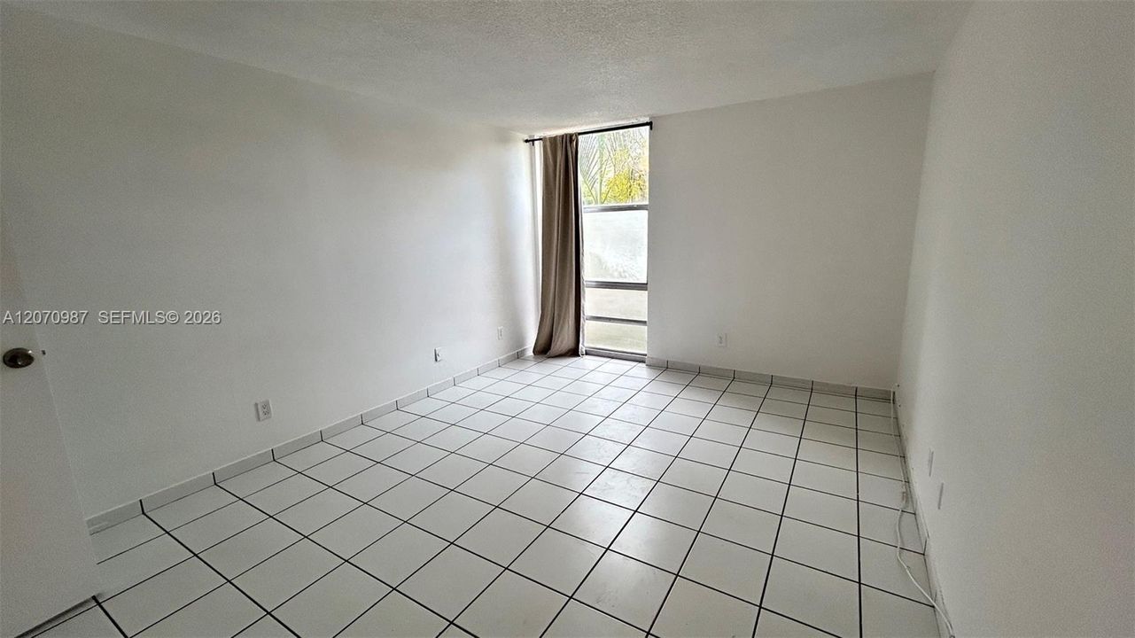 В аренду: $1,950 (1 спален, 1 ванн, 725 Квадратных фут)
