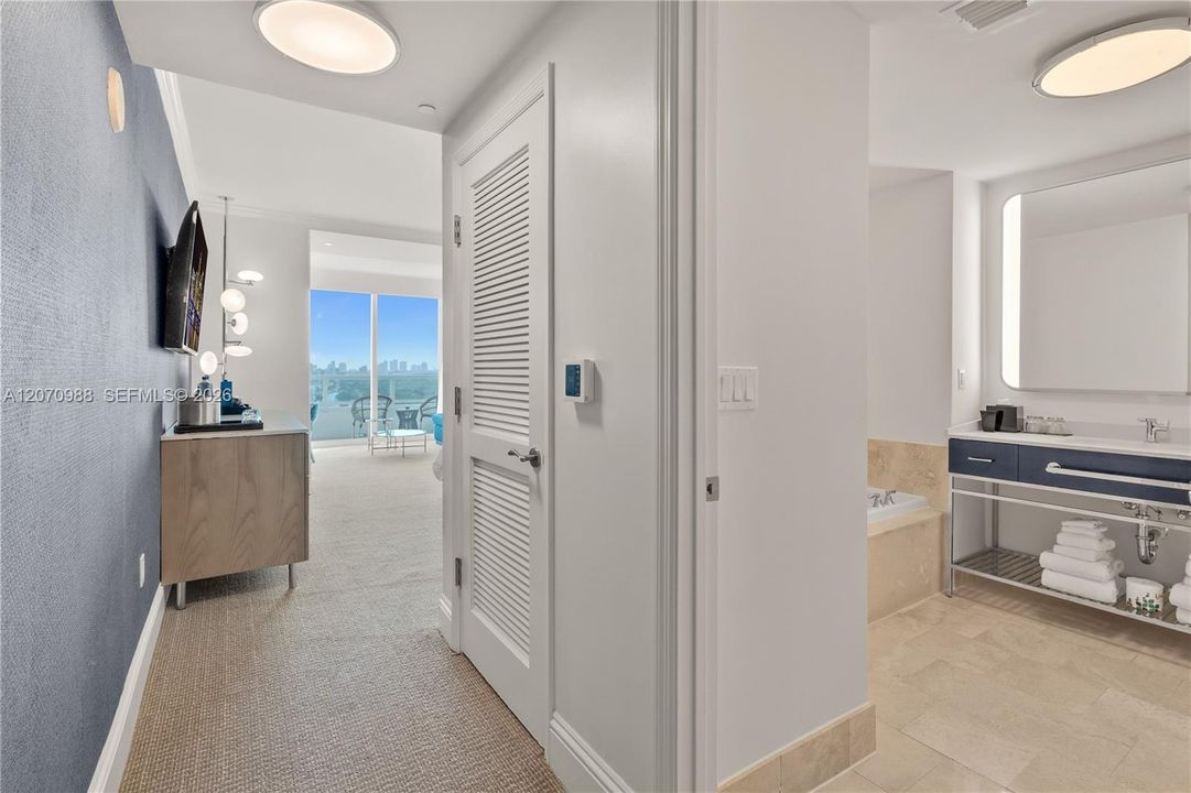 For Rent: $5,500 (0 beds, 1 baths, 550 Square Feet)