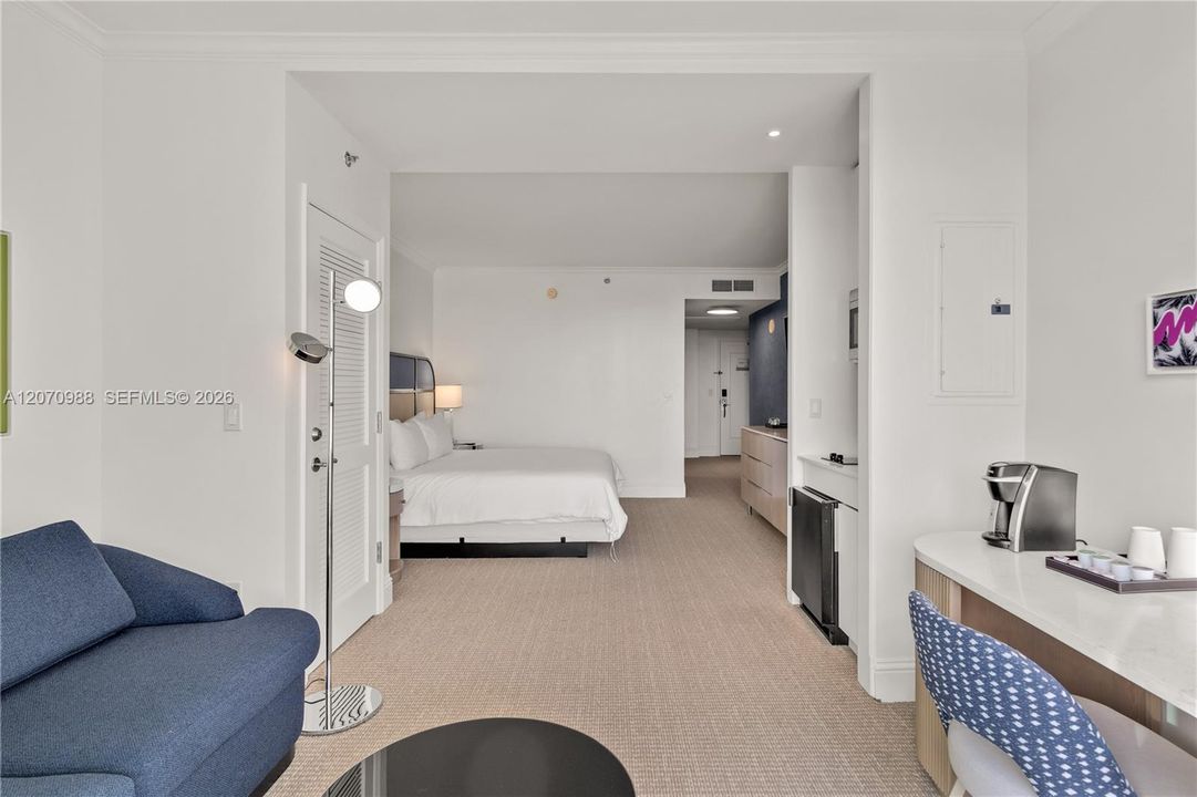 For Rent: $5,500 (0 beds, 1 baths, 550 Square Feet)