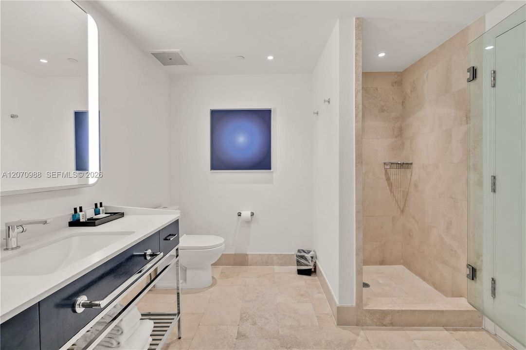 For Rent: $5,500 (0 beds, 1 baths, 550 Square Feet)