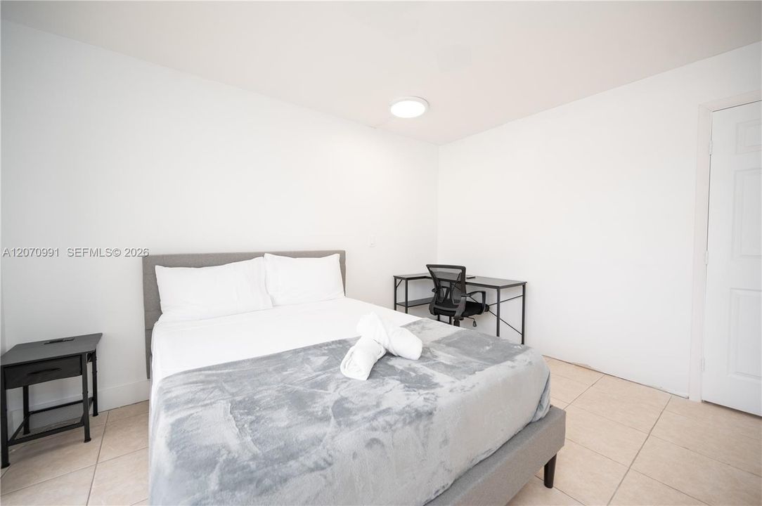 В аренду: $2,850 (2 спален, 2 ванн, 910 Квадратных фут)