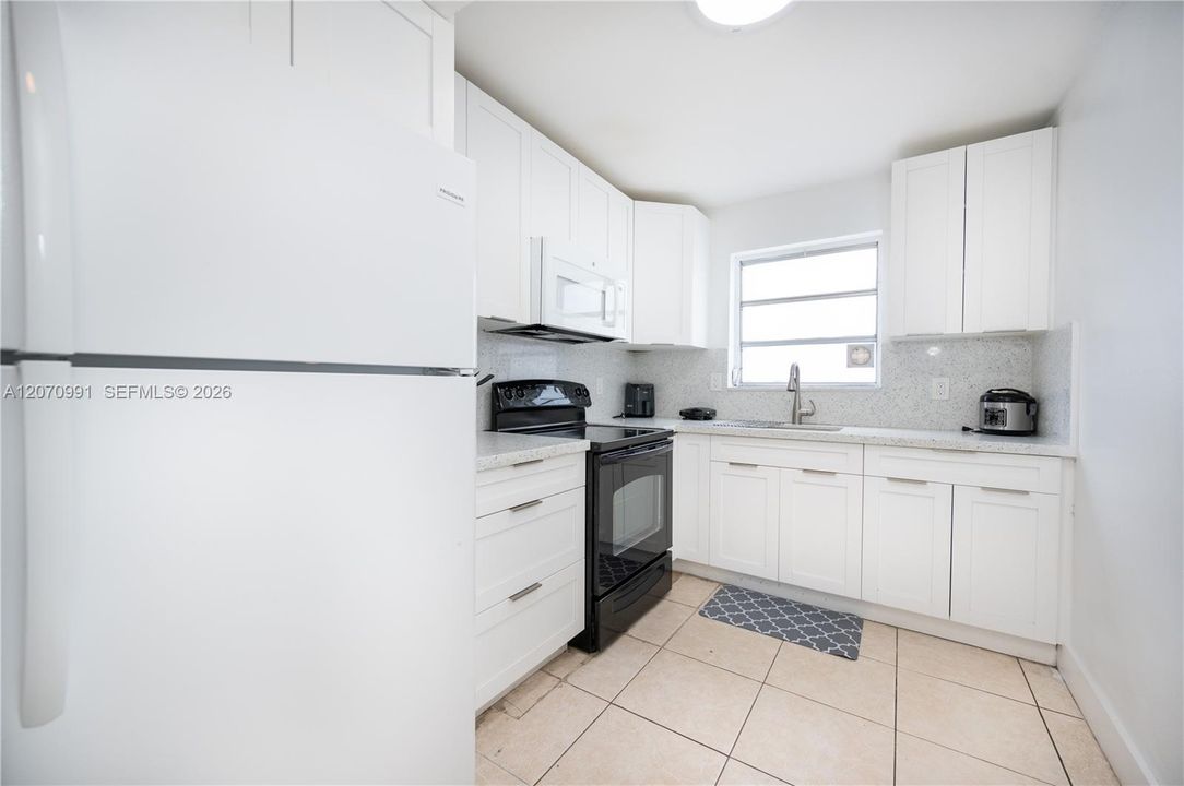 В аренду: $2,850 (2 спален, 2 ванн, 910 Квадратных фут)