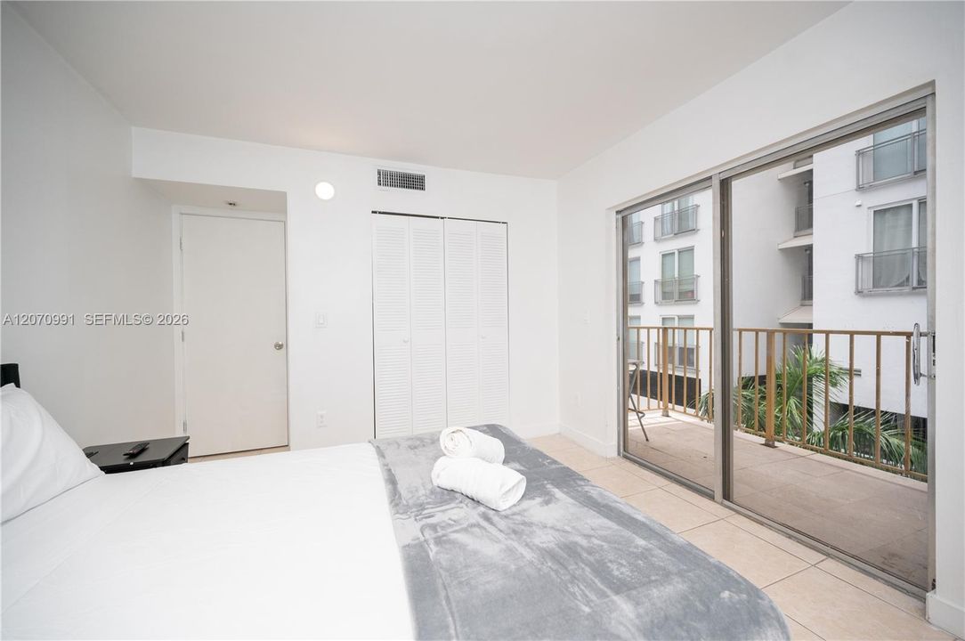 В аренду: $2,850 (2 спален, 2 ванн, 910 Квадратных фут)