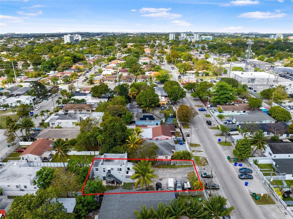 For Rent: $1,600 (1 beds, 1 baths, 1320 Square Feet)