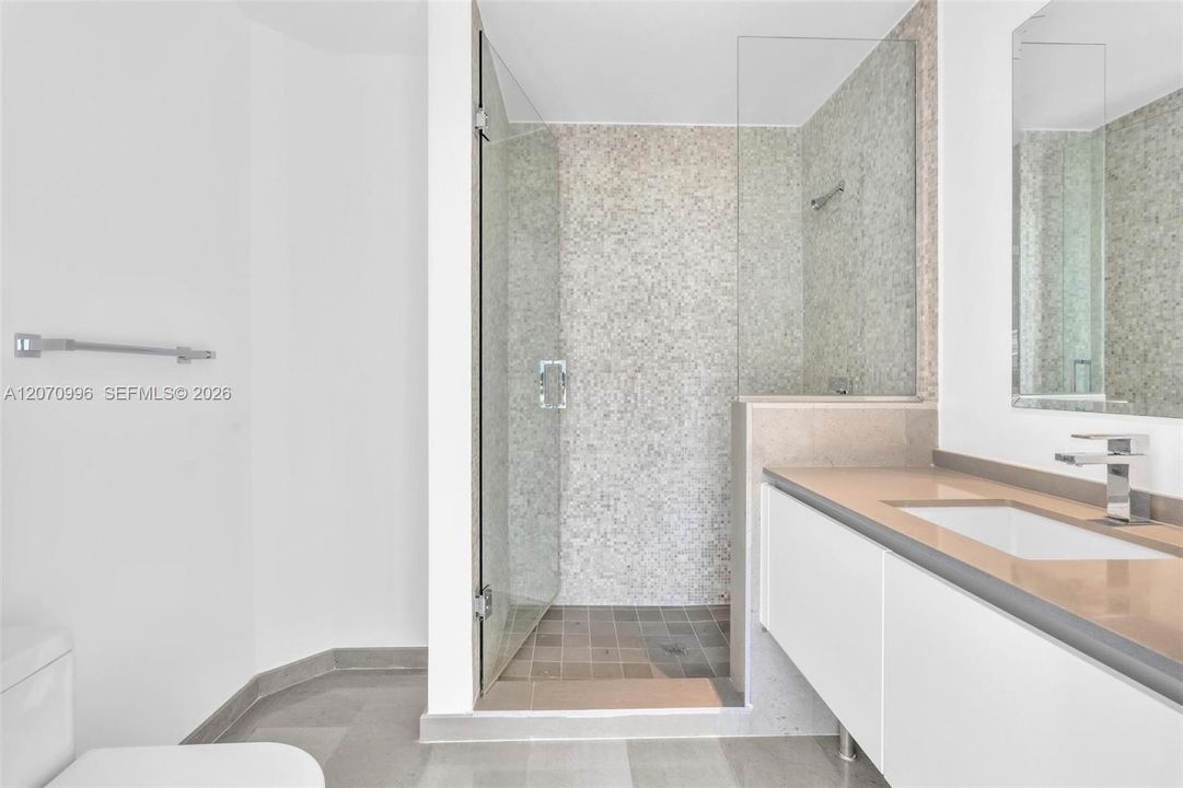На продажу: $1,045,000 (2 спален, 2 ванн, 1265 Квадратных фут)
