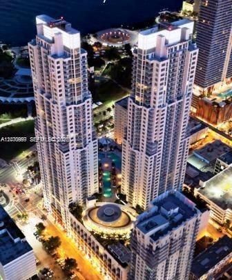 For Sale: $417,500 (1 beds, 1 baths, 806 Square Feet)