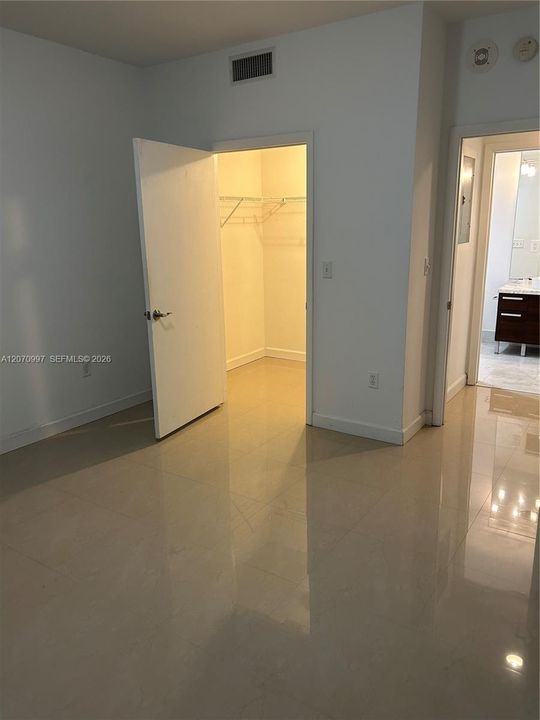 For Sale: $396,500 (1 beds, 1 baths, 806 Square Feet)