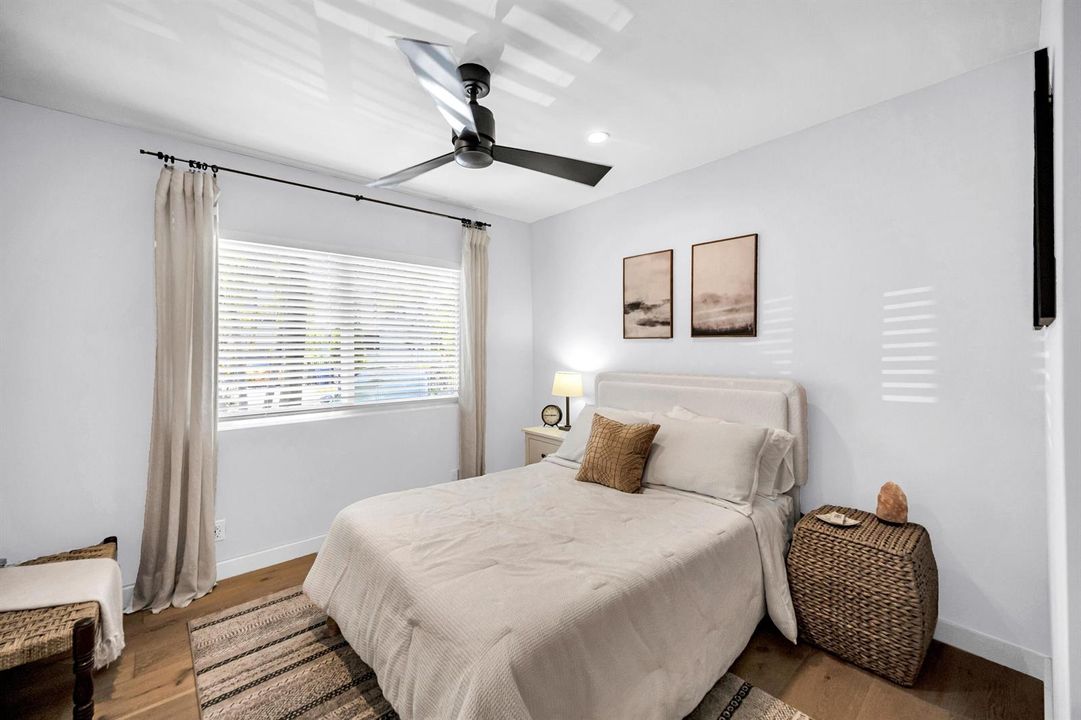 748 NE 17TH WAY--42