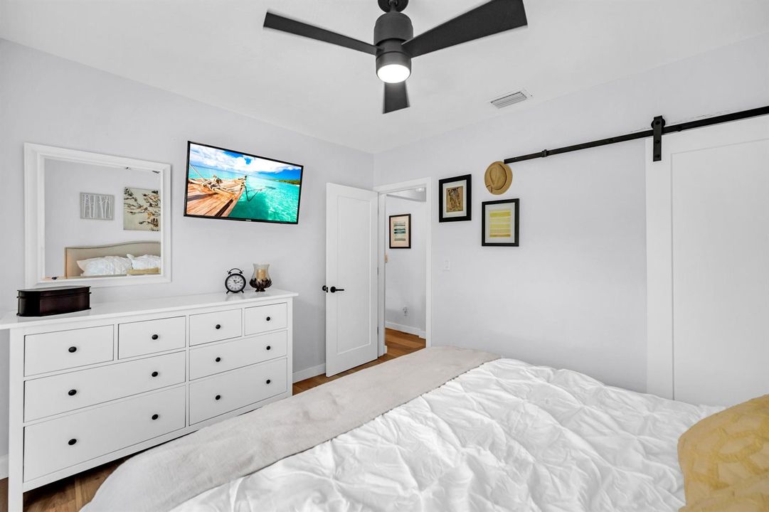 748 NE 17TH WAY--29