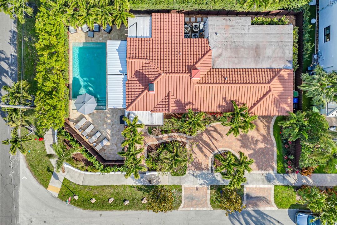 748 NE 17TH WAY-89
