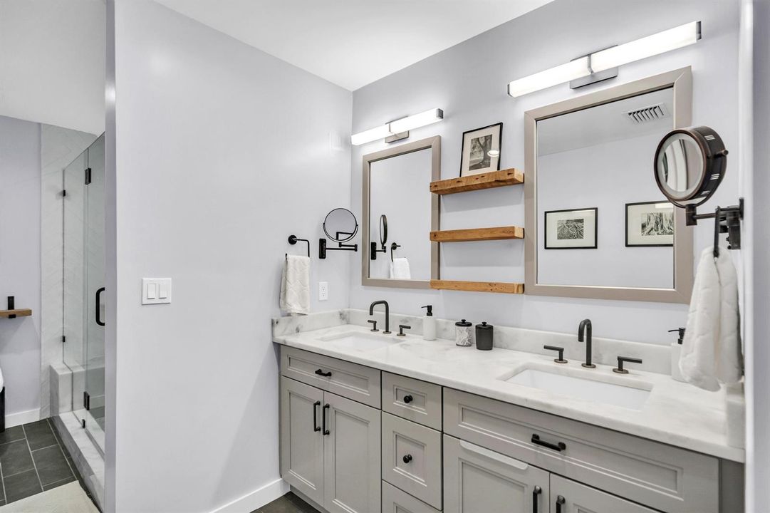 748 NE 17TH WAY--37