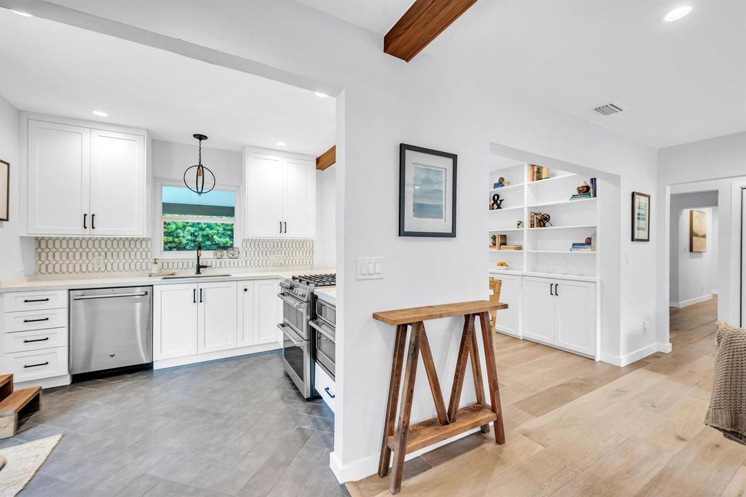 748 NE 17TH WAY--20