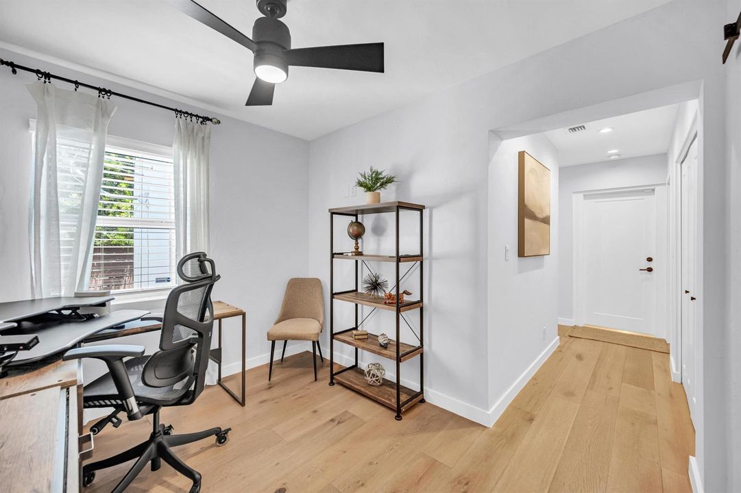 748 NE 17TH WAY--32