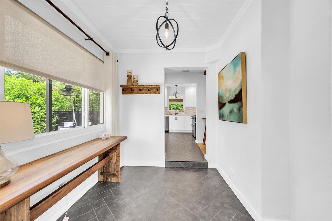 748 NE 17TH WAY--18