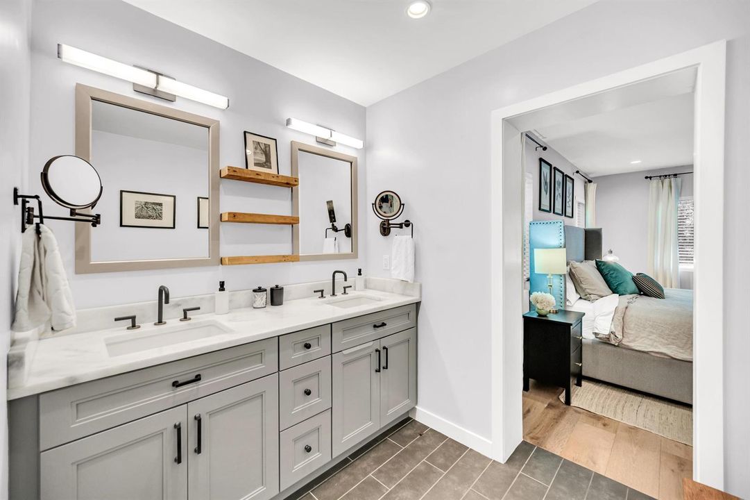 748 NE 17TH WAY--40