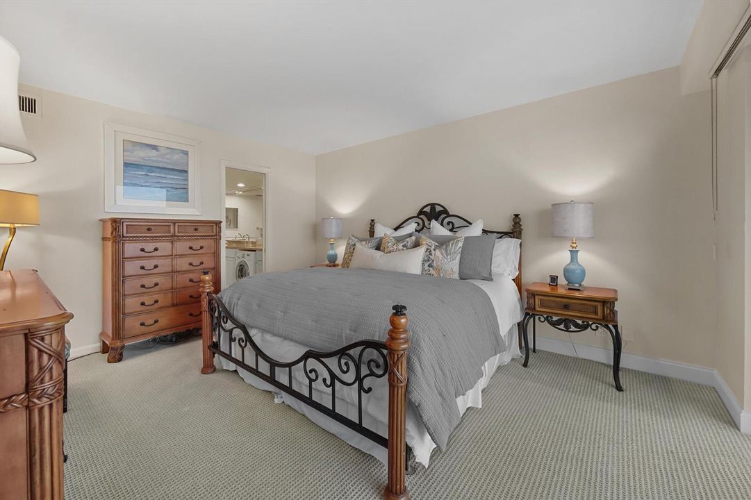 350 Beach Rd 204