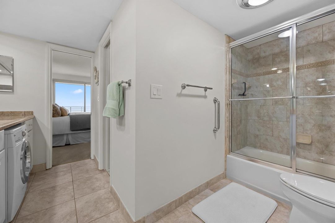 350 Beach Rd 204