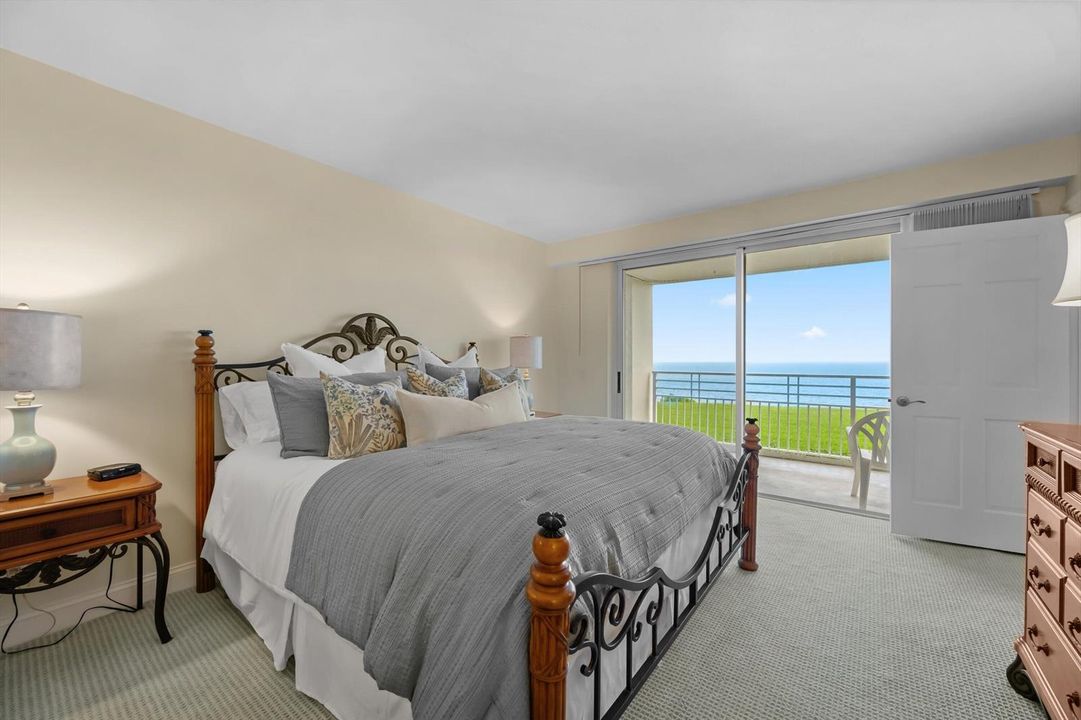350 Beach Rd 204