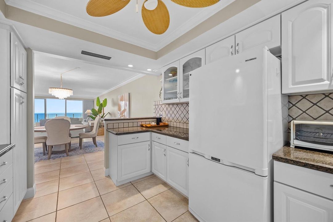350 Beach Rd 204