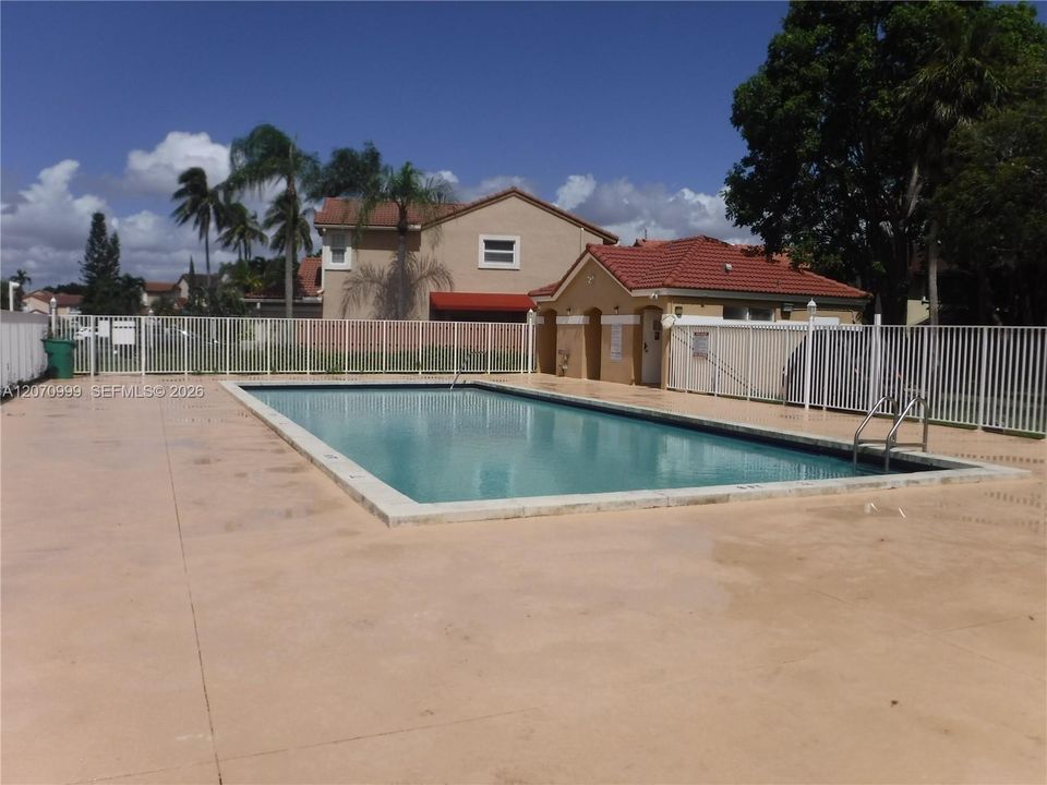 Vizcaya Pool and Cabanas