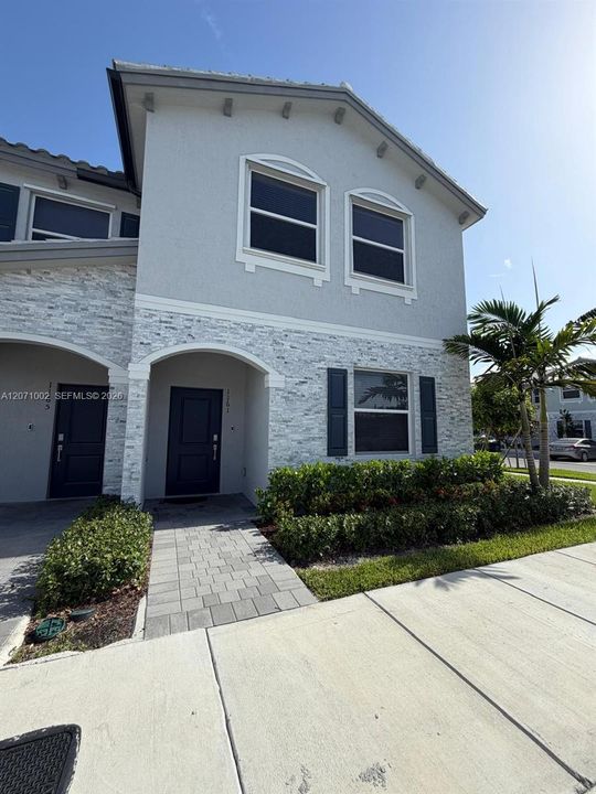 For Rent: $2,700 (4 beds, 3 baths, 1615 Square Feet)