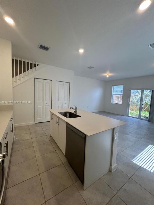 For Rent: $2,700 (4 beds, 3 baths, 1615 Square Feet)