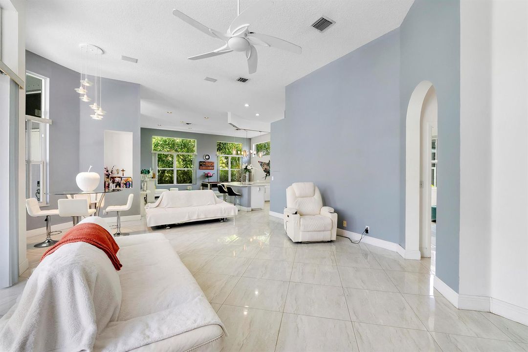 4862 Kensington Cir_051