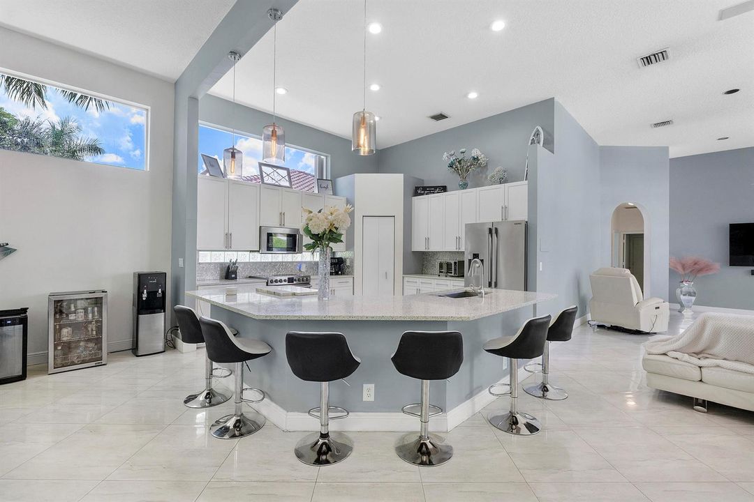 4862 Kensington Cir_040