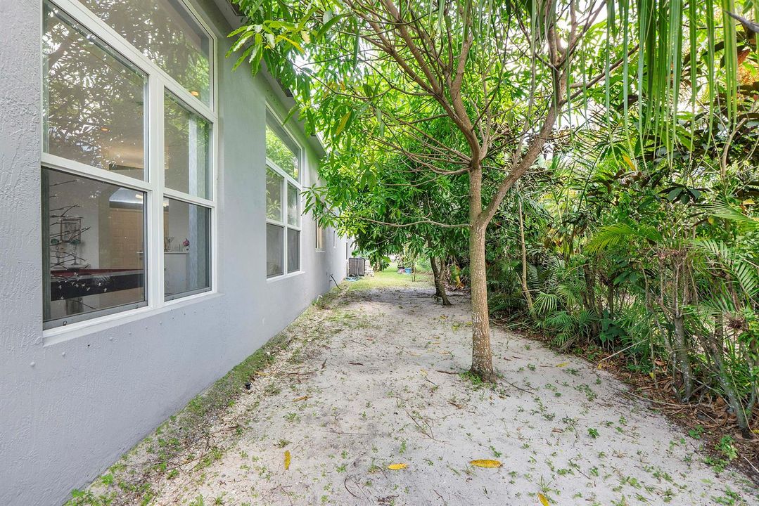 4862 Kensington Cir_033
