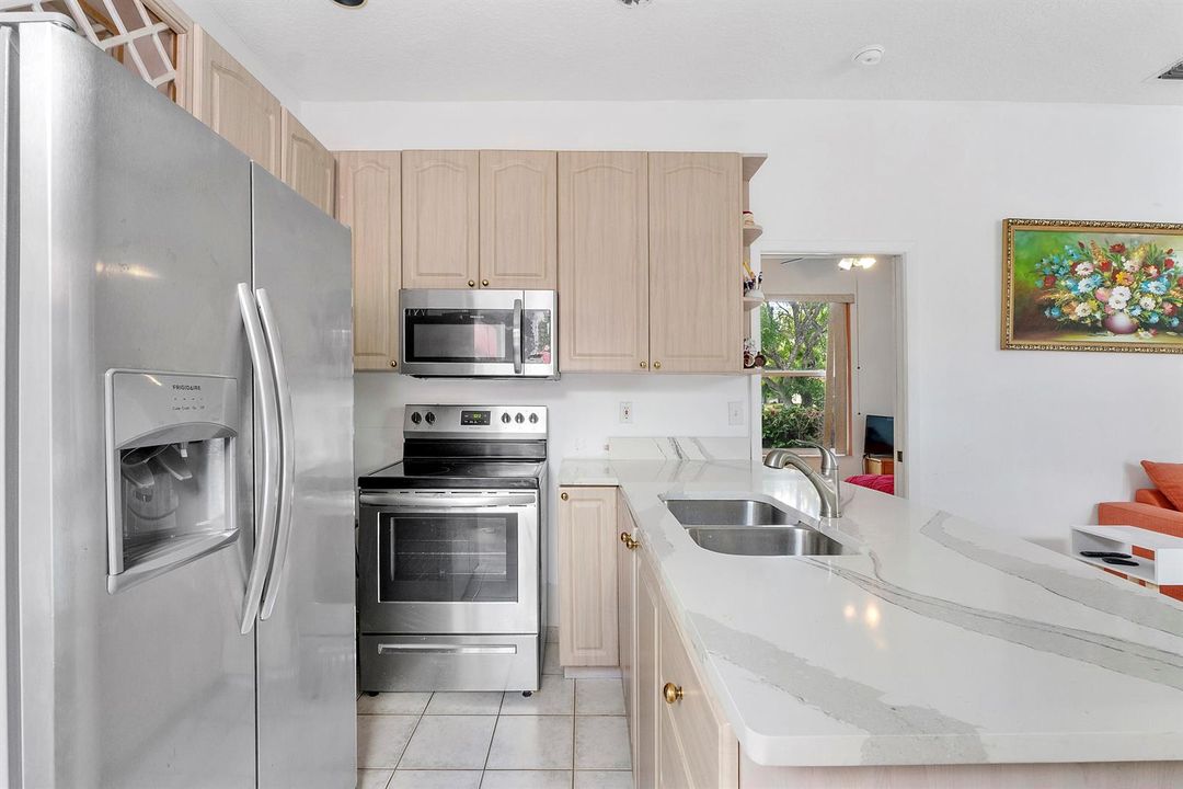 4862 Kensington Cir_077