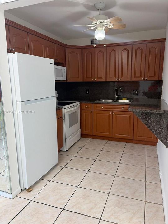 For Rent: $1,990 (2 beds, 1 baths, 953 Square Feet)
