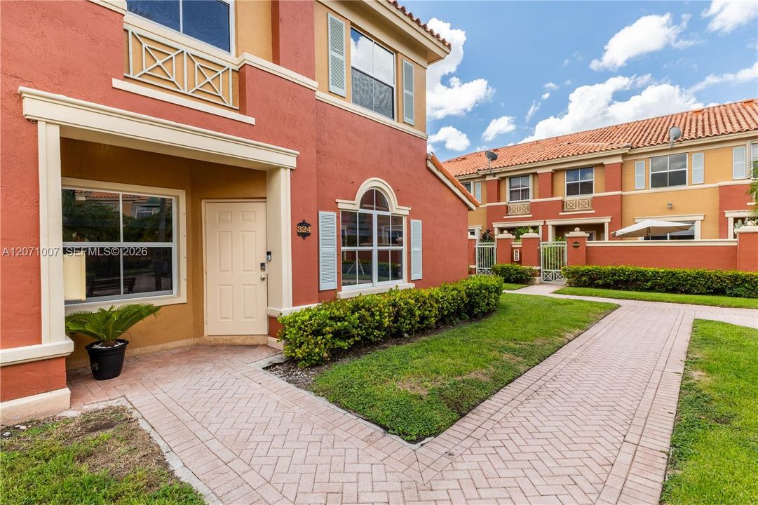 For Rent: $3,250 (3 beds, 2 baths, 1210 Square Feet)