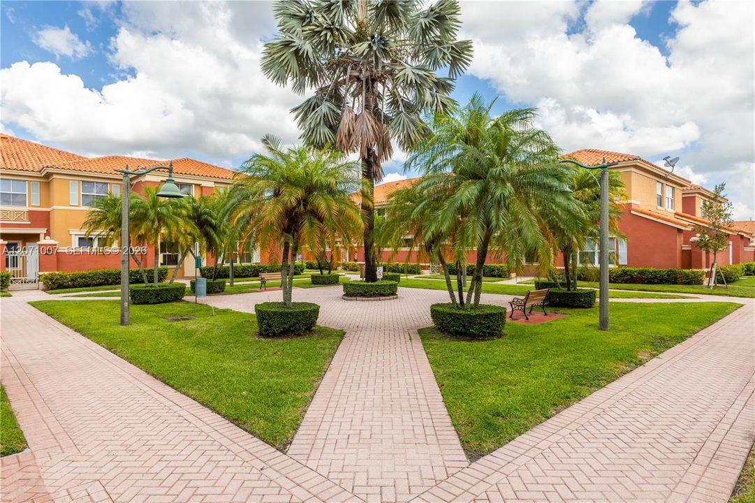 For Rent: $3,250 (3 beds, 2 baths, 1210 Square Feet)