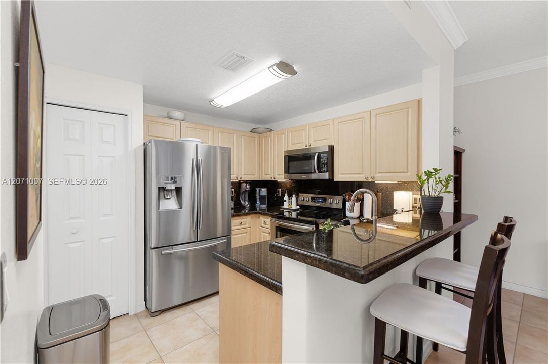 For Rent: $3,250 (3 beds, 2 baths, 1210 Square Feet)
