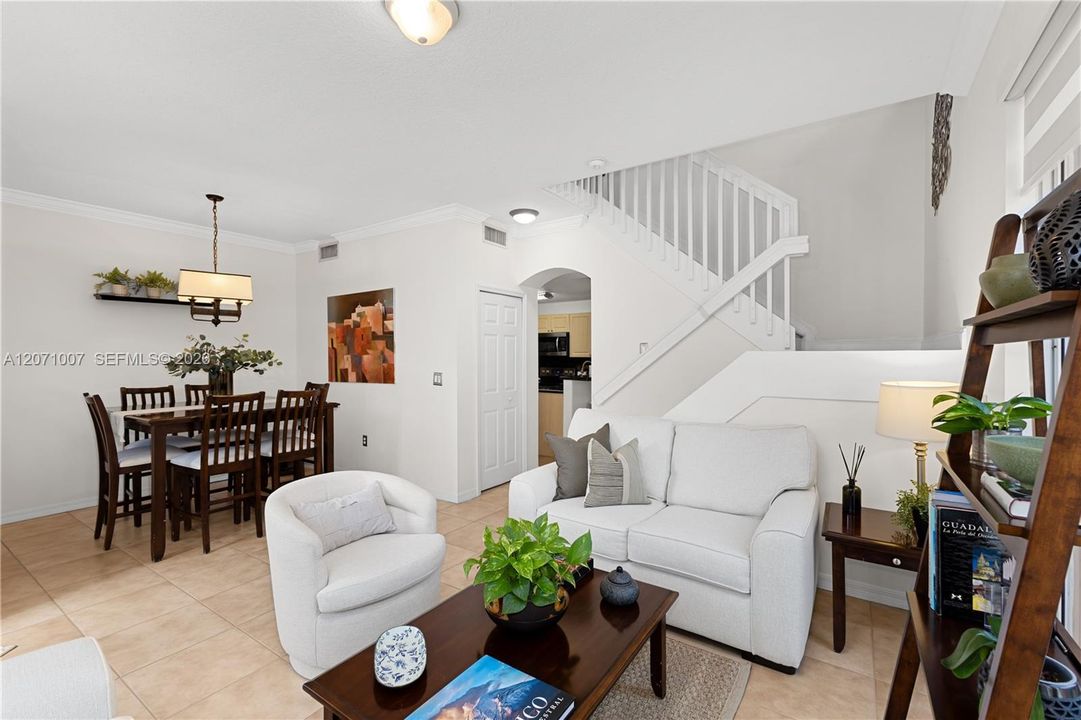 For Rent: $3,250 (3 beds, 2 baths, 1210 Square Feet)