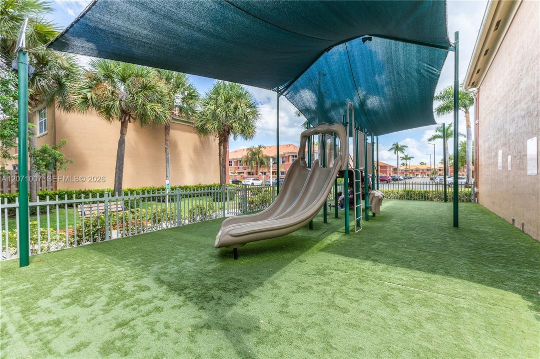 For Rent: $3,250 (3 beds, 2 baths, 1210 Square Feet)