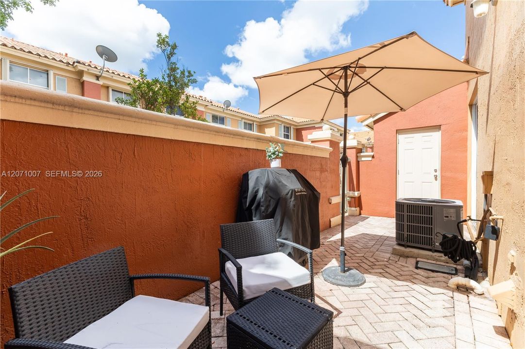For Rent: $3,250 (3 beds, 2 baths, 1210 Square Feet)
