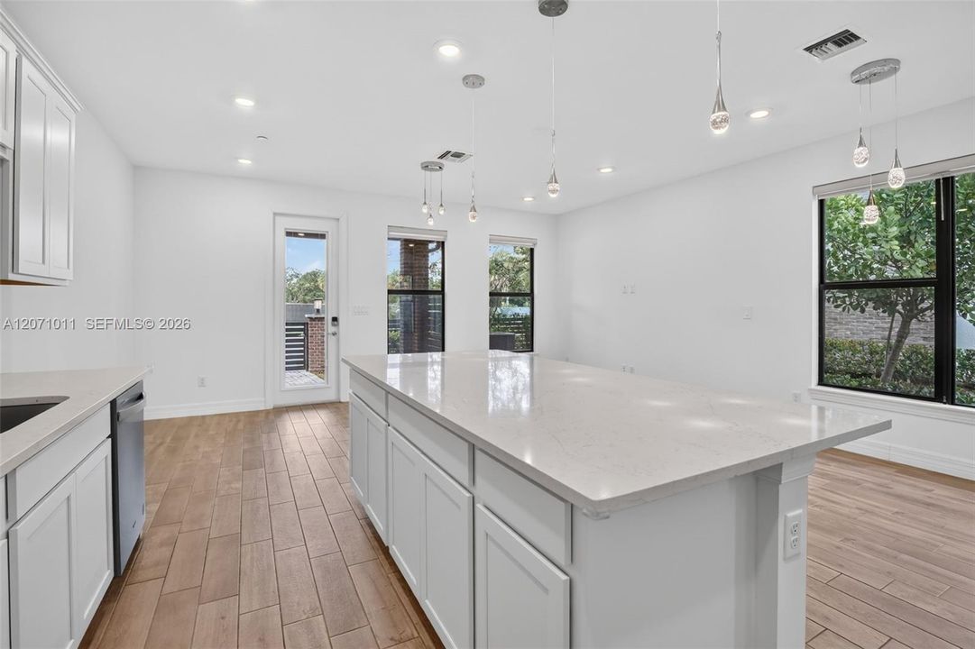 For Sale: $714,900 (3 beds, 2 baths, 1691 Square Feet)