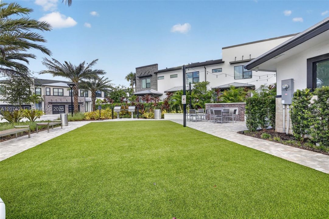 For Sale: $714,900 (3 beds, 2 baths, 1691 Square Feet)